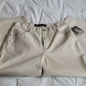 Gloria Vanderbilt Cropped Jeans